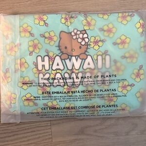 Hello Kitty x Aloha Collection Sun Kissed Hello Kitty Hawaii Exclusive Pouch